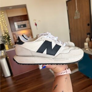 New Balance Women’s 237 White and Black Classic Runner Sneakers